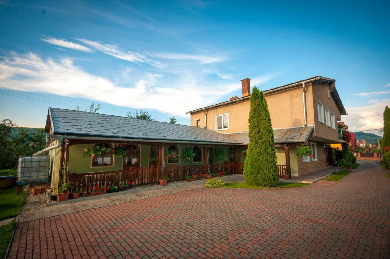Apartmán pri zámočku Bešeňová Exterior foto