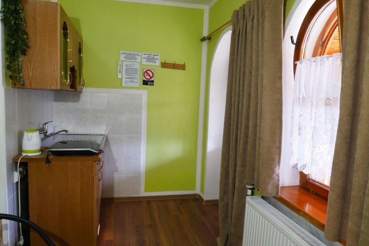 Apartmán pri zámočku Bešeňová Exterior foto
