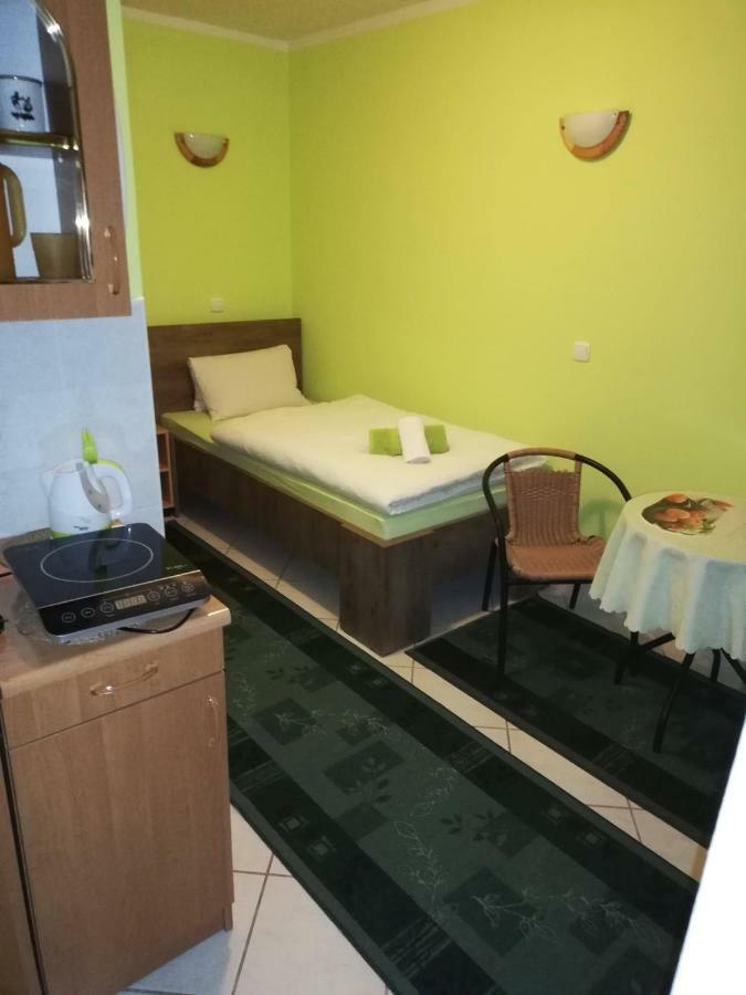 Apartmán pri zámočku Bešeňová Exterior foto